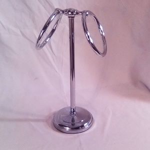 Hand towel stand